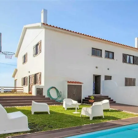 Beachfront Surf With Pool A dos Cunhados